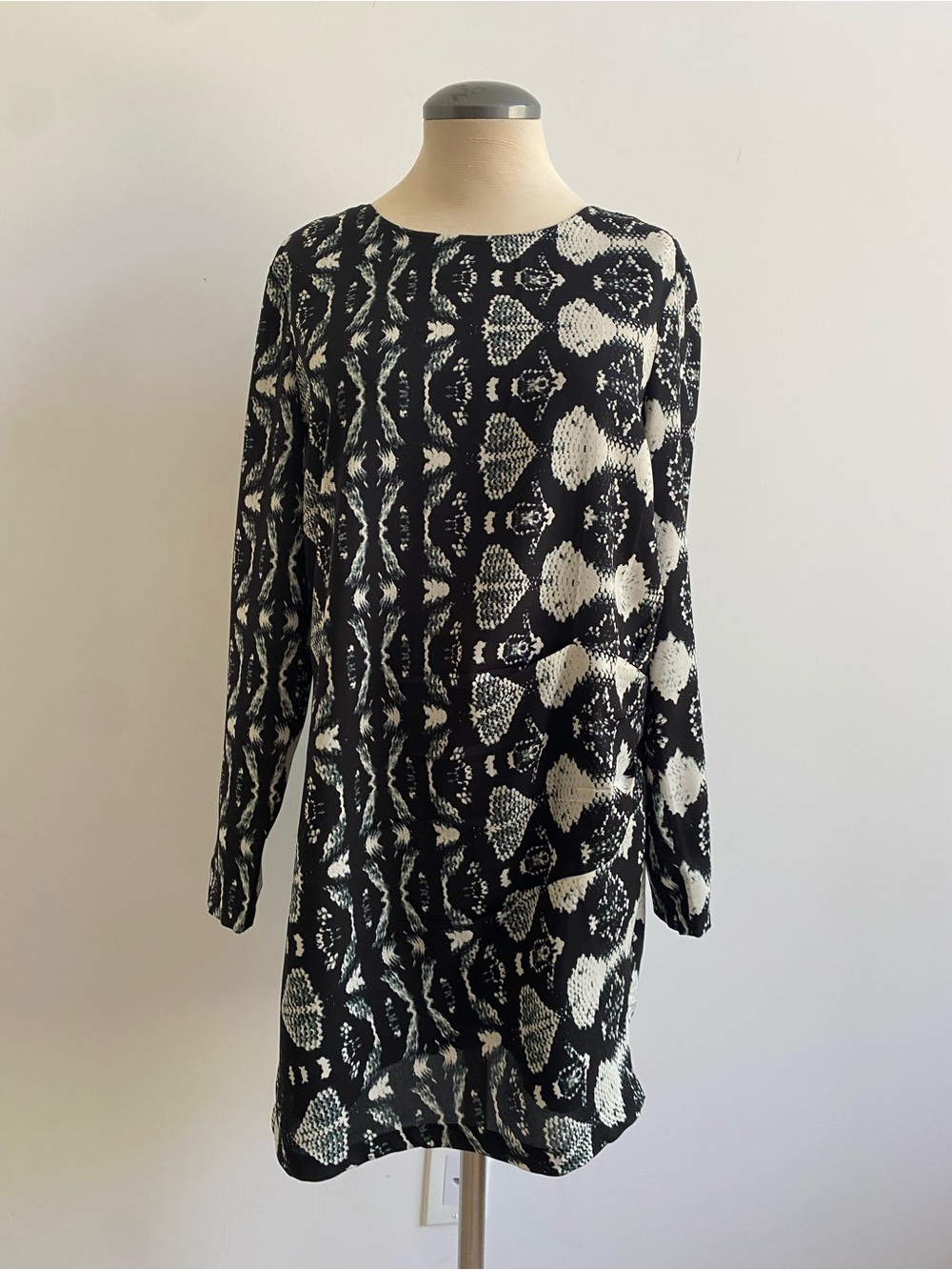 Walter Baker Black and Cream Geometric Knit Long Sleeve Dress